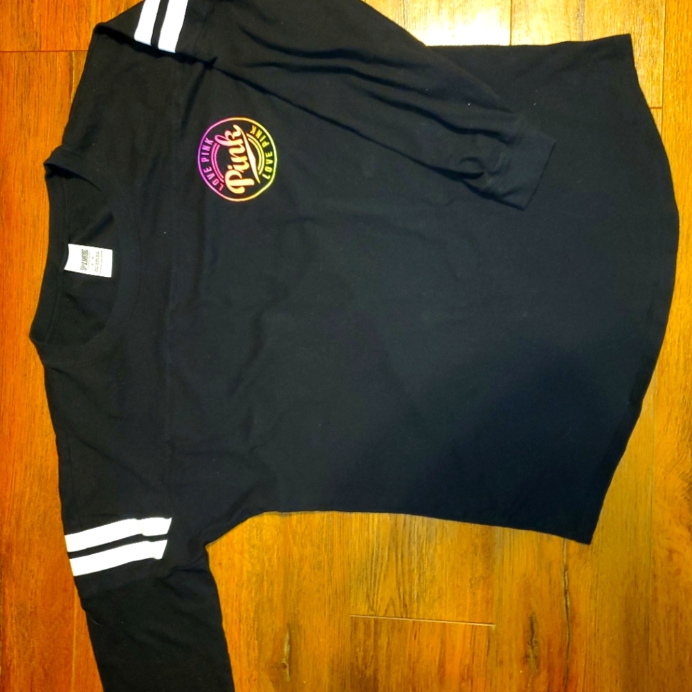 VS Pink Long Sleeve shirt with peephole in back